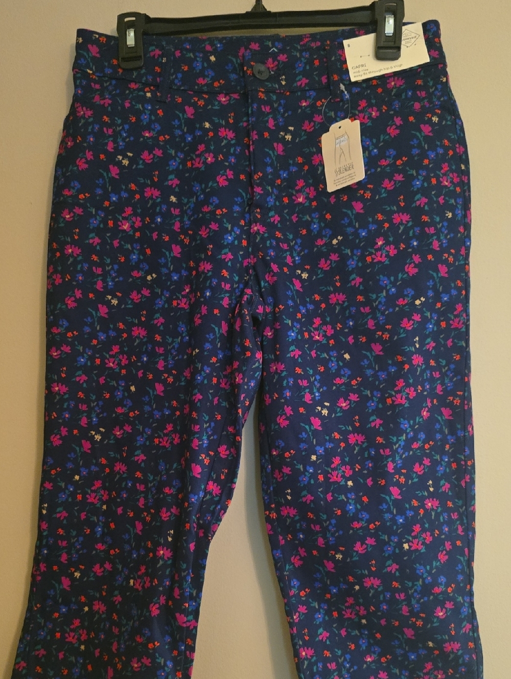 New St John's Bay Women's Size 8 Floral Mid-rise Capri Pants Secretly Slender